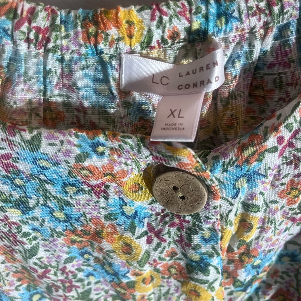 LC Lauren Conrad Yellow Multi Floral Button-Front Puff Sleeve Top - Picture 3 of 6